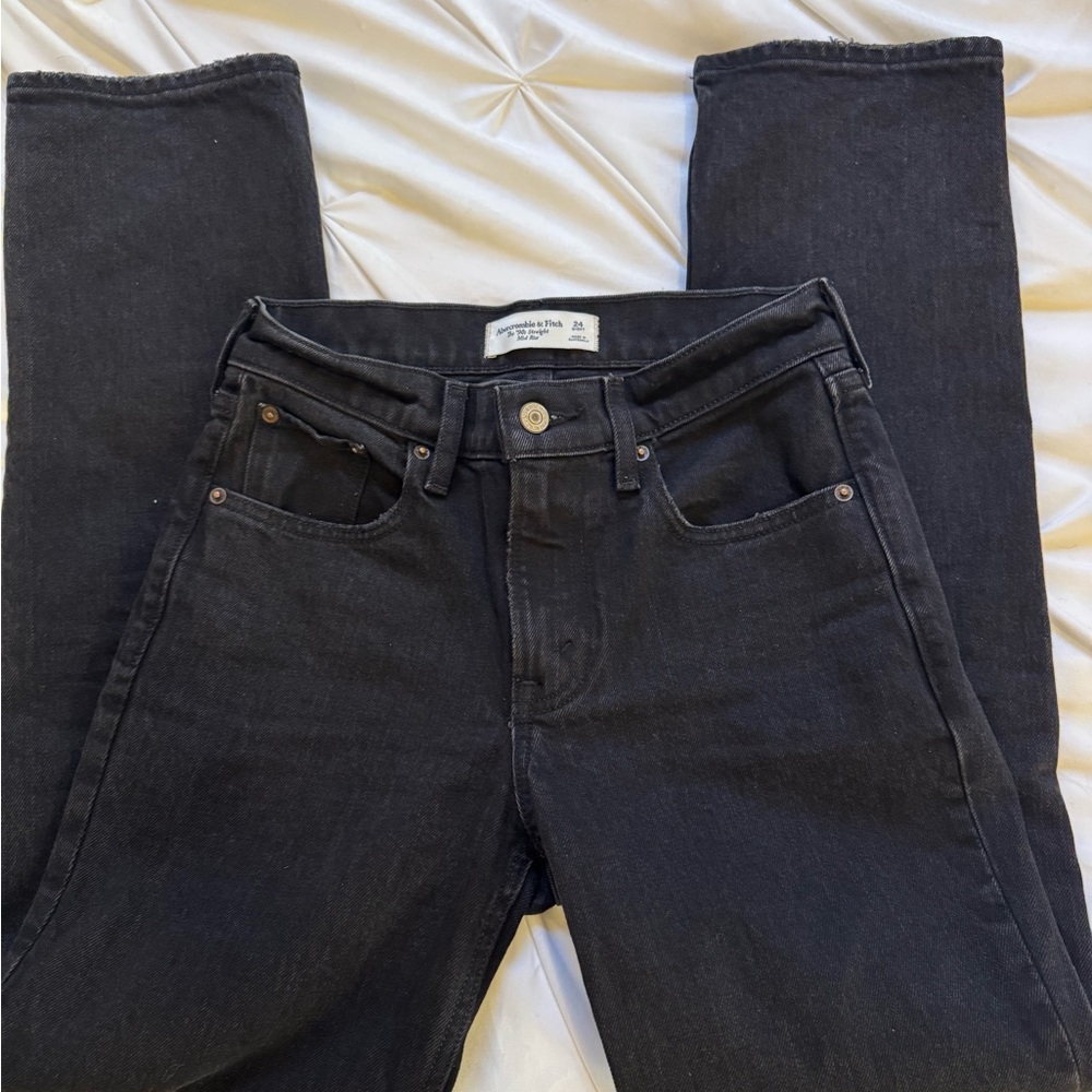 Mid Rise 90s Straight Jean - Picture 2 of 4